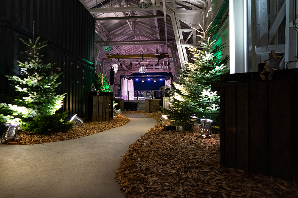 Atmospheric winter decorations in a modern event hall